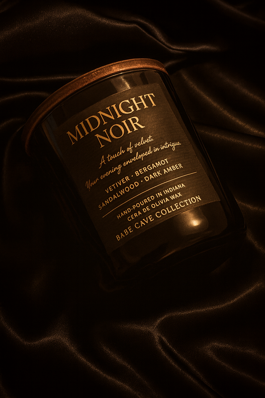 12oz luxury hand-poured cera de Olivia wax candle